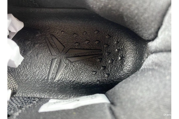 Moment Kobe Mamba Nike 9  677992-99 Low 1104